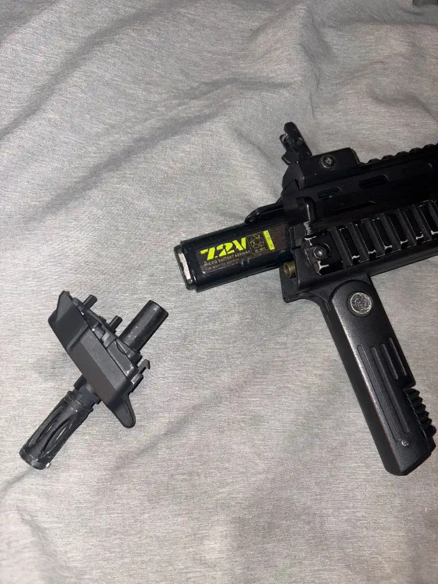 WELL R-4 MP7 clone