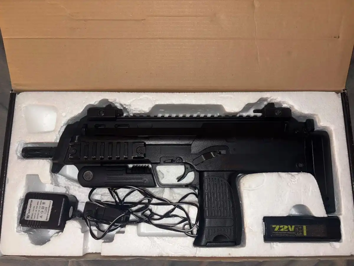 WELL R-4 MP7 clone