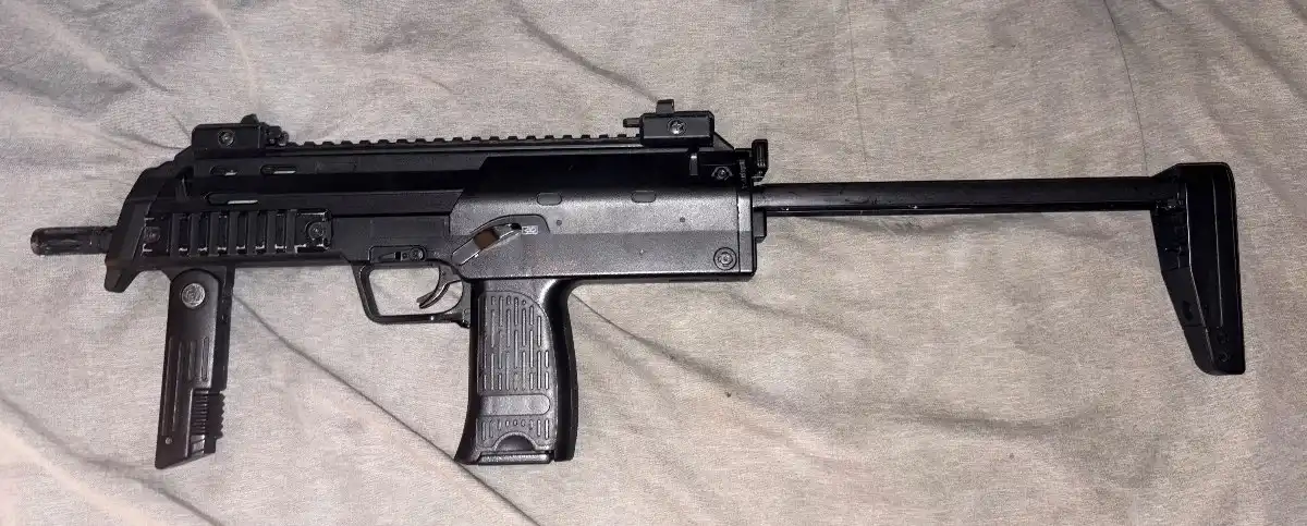 WELL R-4 MP7 clone