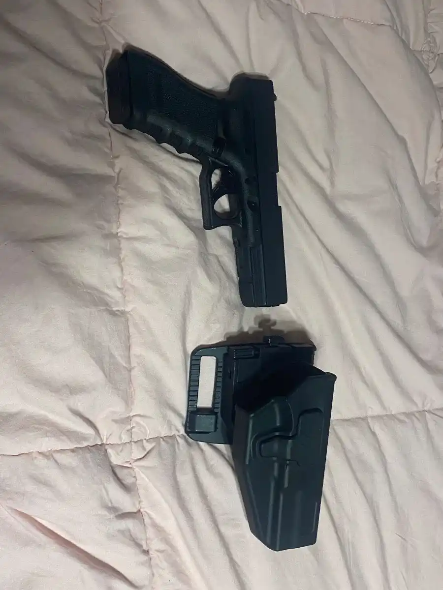 Umarex G17 with OWB holster