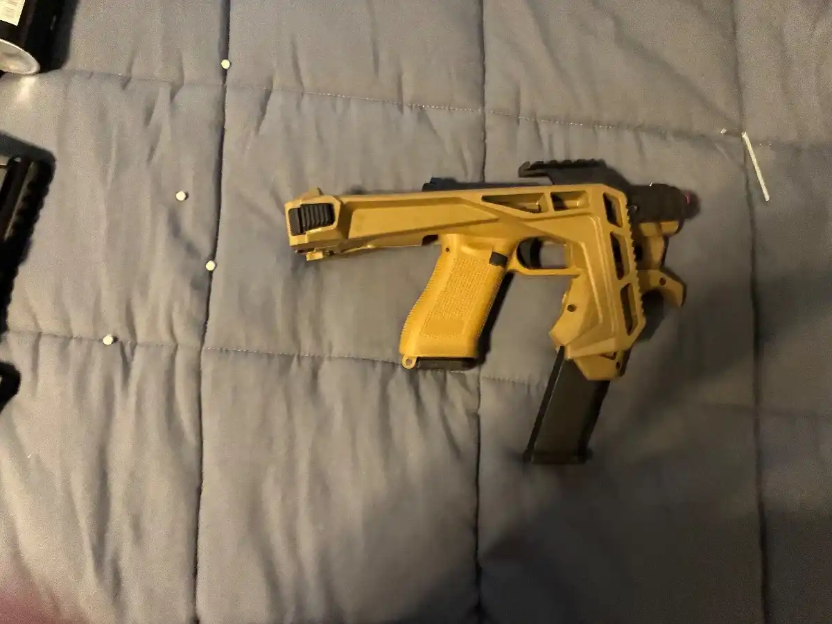 Barely used elite force glock 17 gen 5, kit, 2 mags