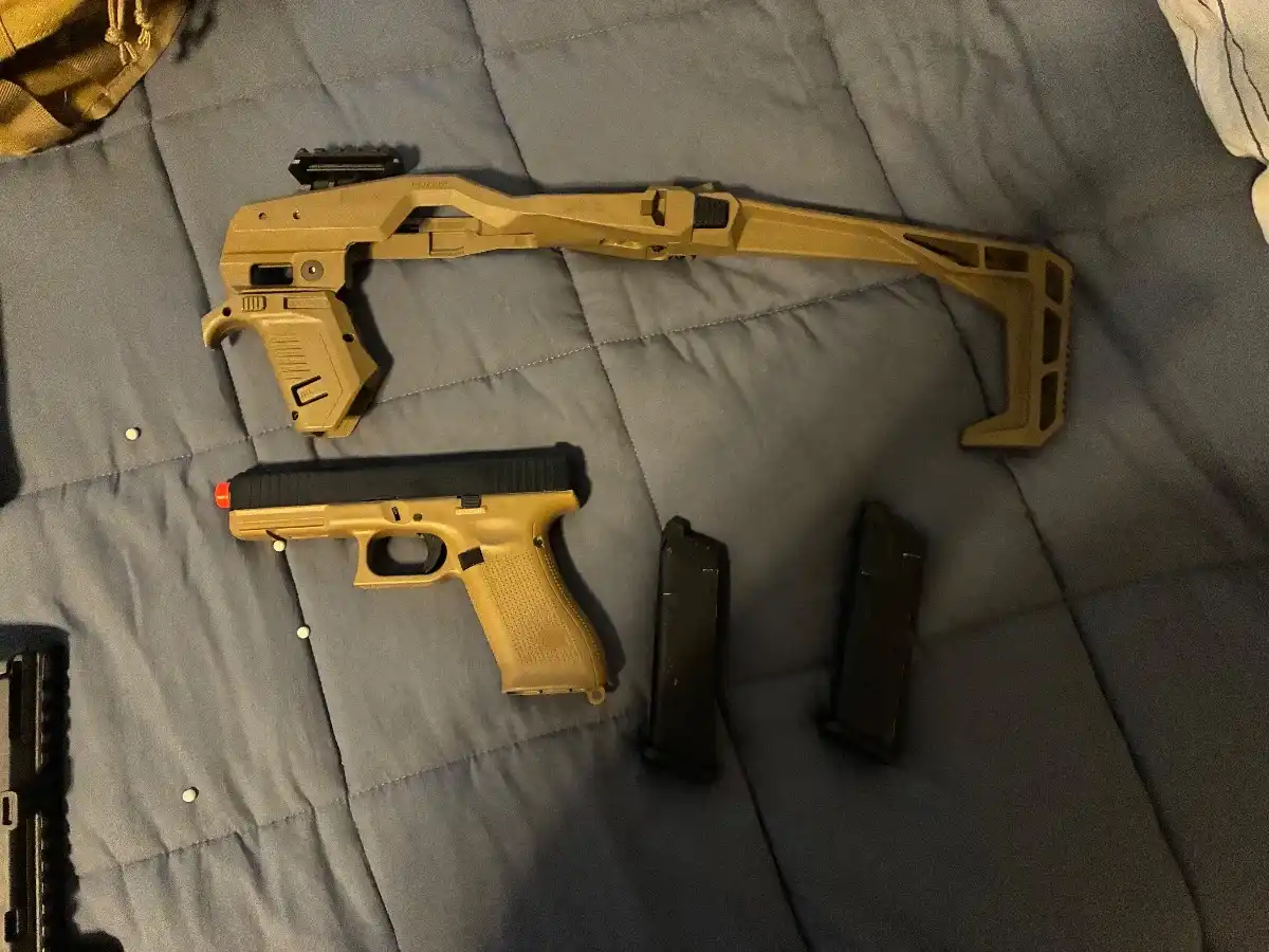 Barely used elite force glock 17 gen 5, kit, 2 mags