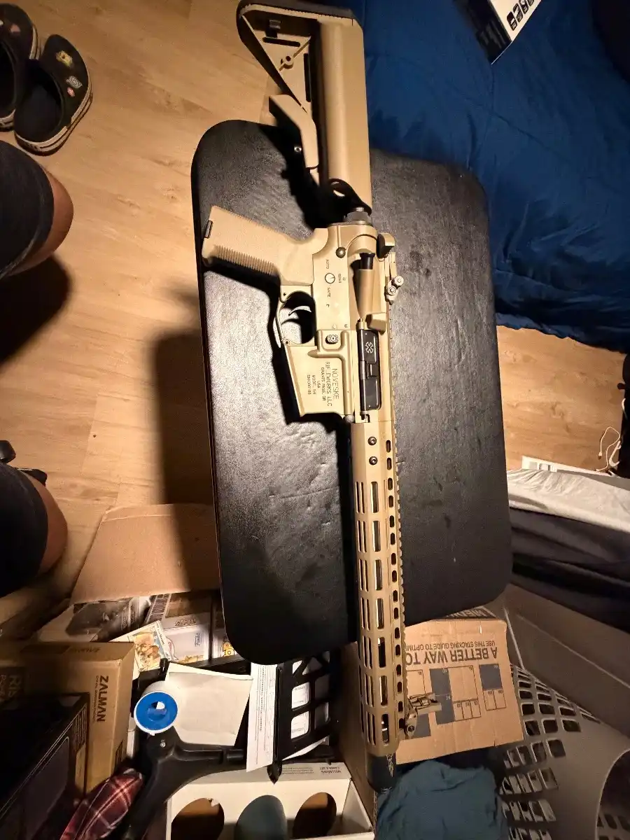EMG Noveske Licensed N4 SBR AEG Airsoft Rifle w/ mag and 2 batteries