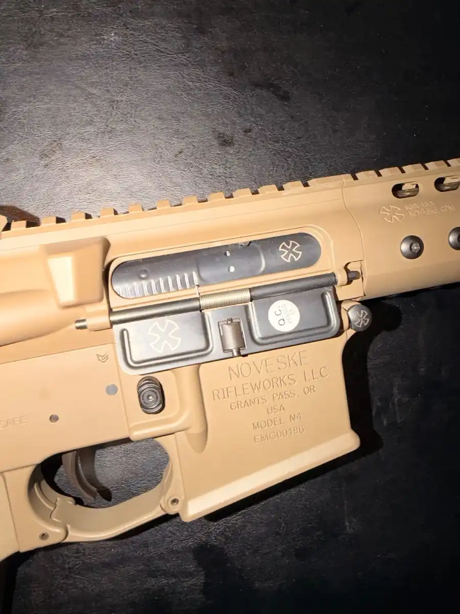 EMG Noveske Licensed N4 SBR AEG Airsoft Rifle w/ mag and 2 batteries