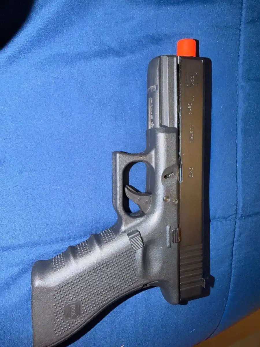 Spartan / Cybergun Licensed GLOCK 17 Gen 4 CO2 Gas Blowback Airsoft Pistol - LE / with 3 mags