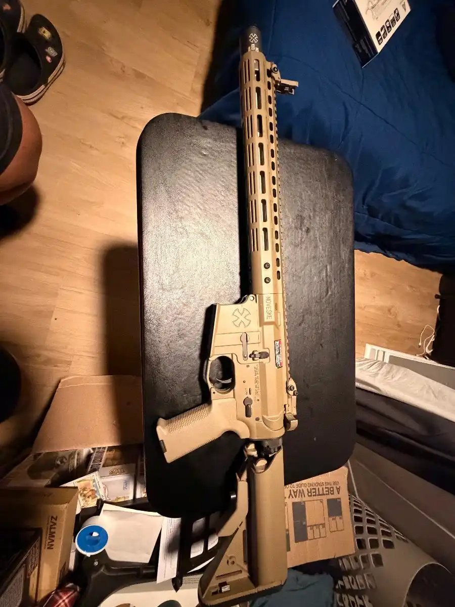 EMG Noveske Licensed N4 SBR AEG Airsoft Rifle w/ mag and 2 batteries