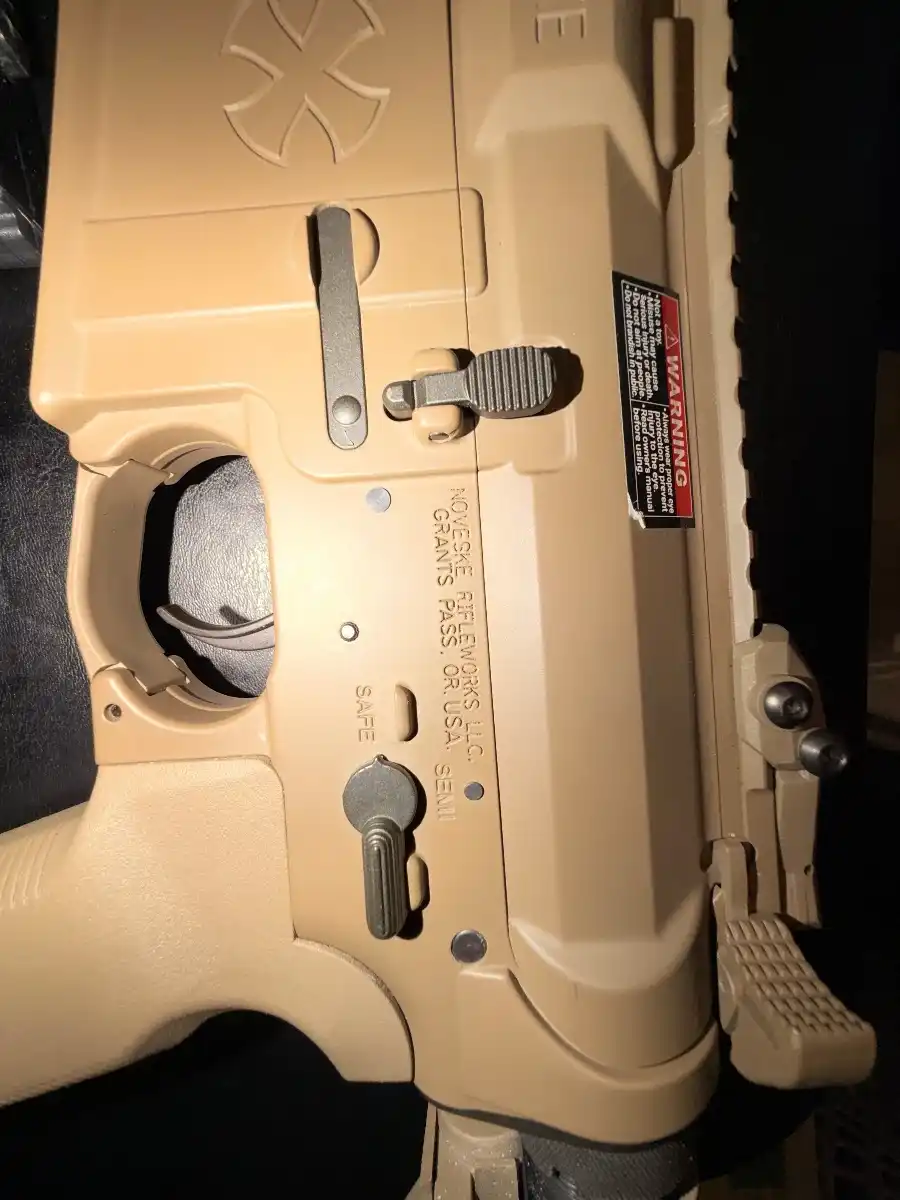 EMG Noveske Licensed N4 SBR AEG Airsoft Rifle w/ mag and 2 batteries