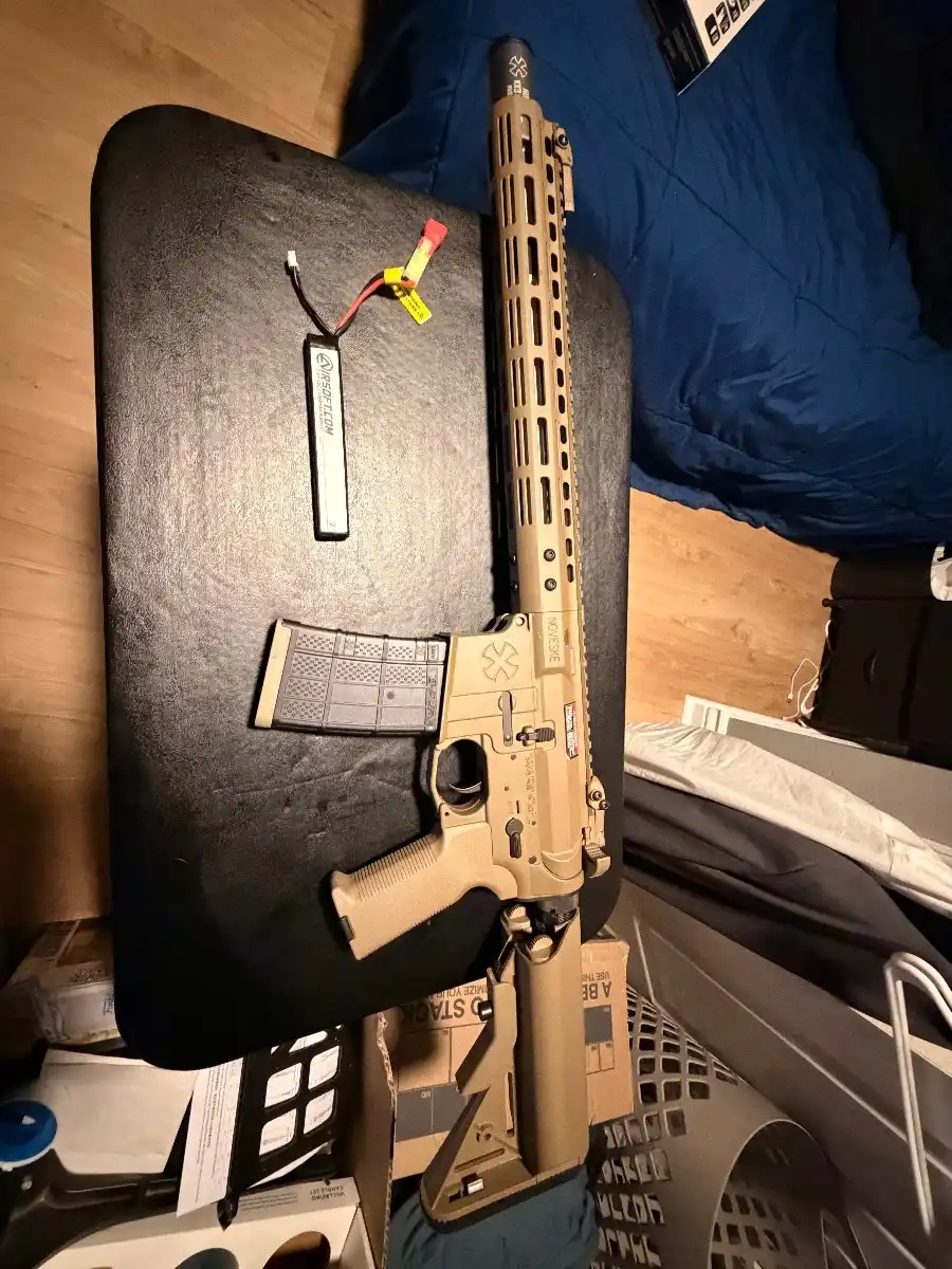 EMG Noveske Licensed N4 SBR AEG Airsoft Rifle w/ mag and 2 batteries