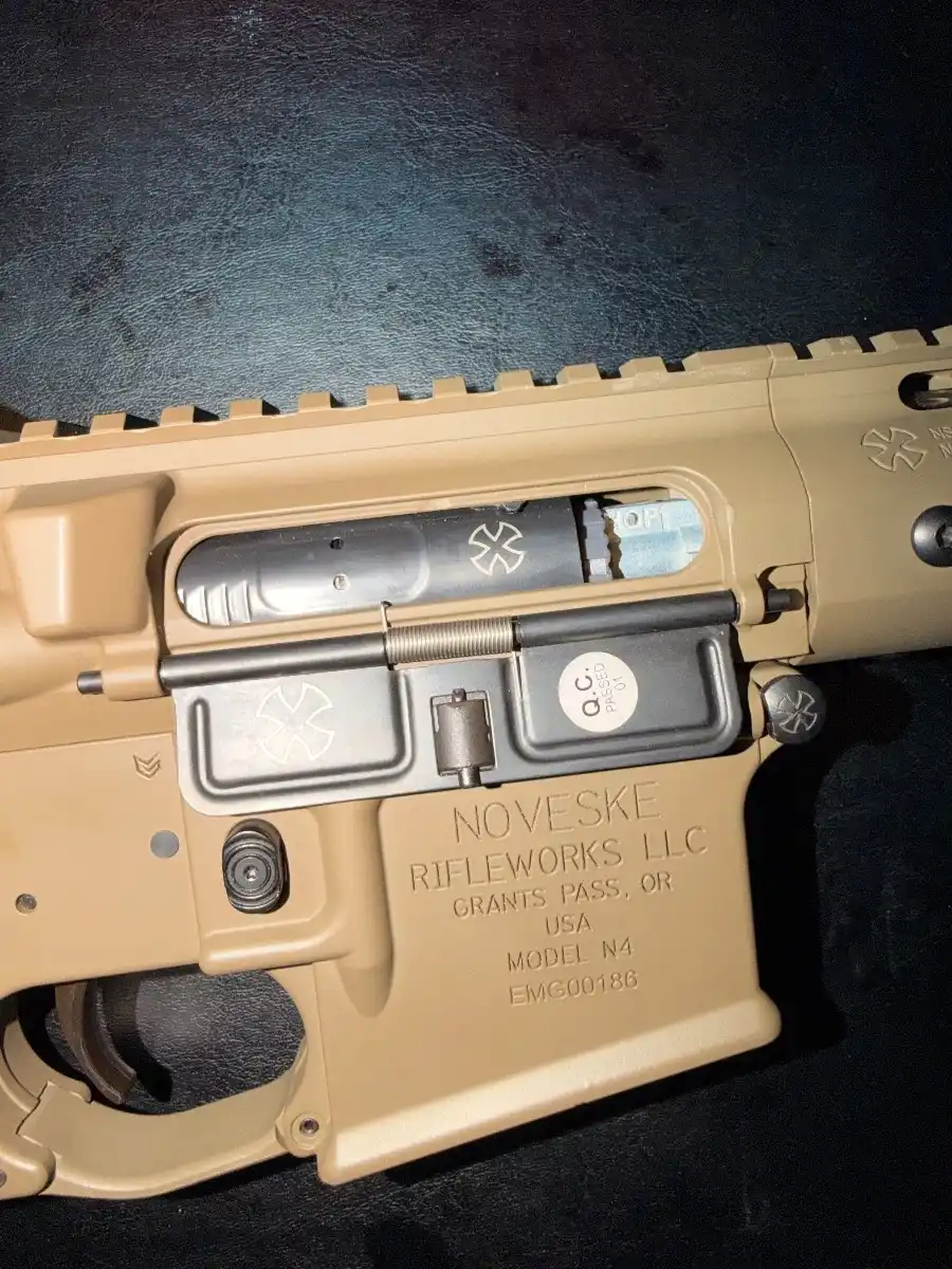 EMG Noveske Licensed N4 SBR AEG Airsoft Rifle w/ mag and 2 batteries