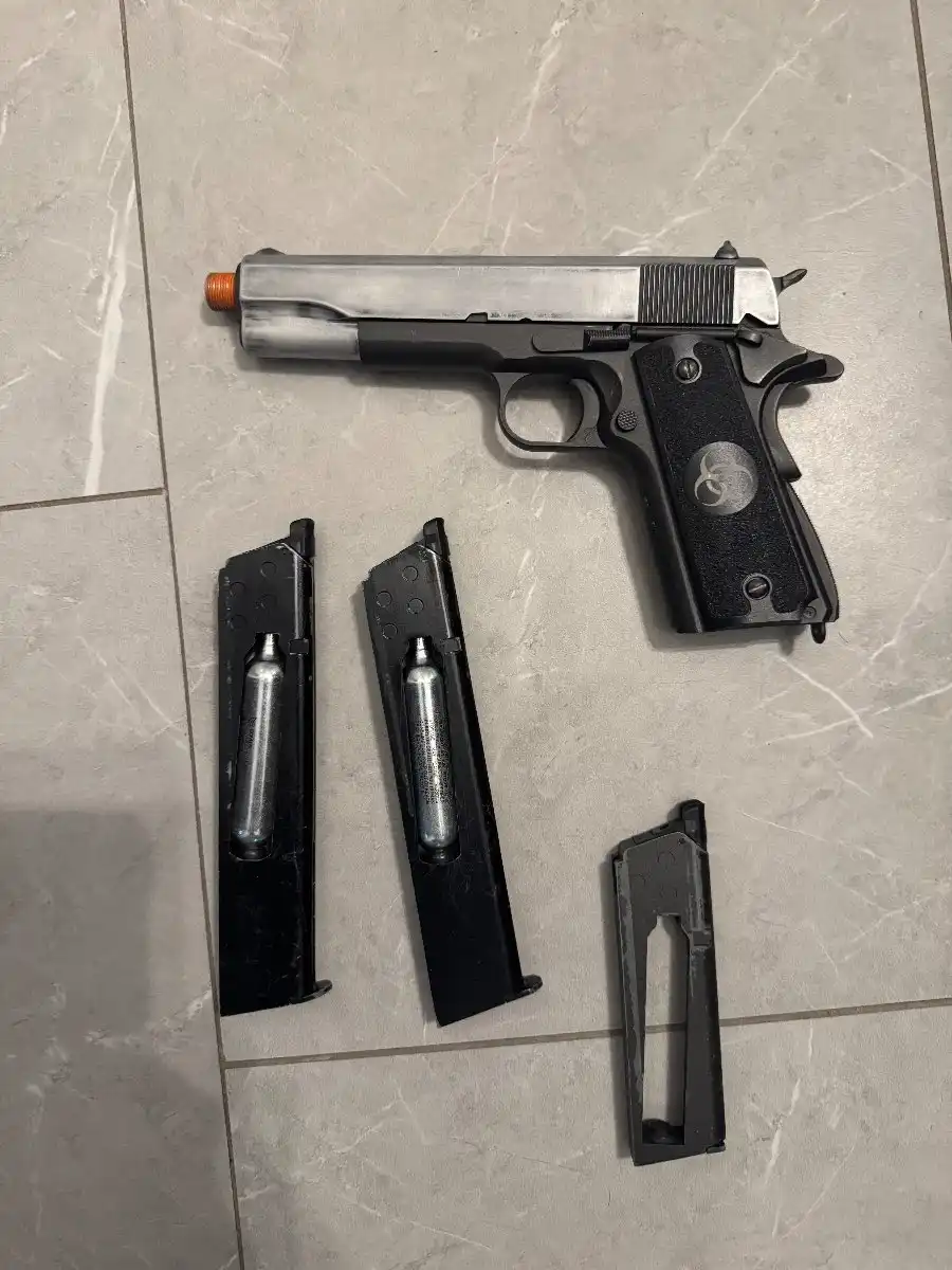 KWC 1911 with 3 mags