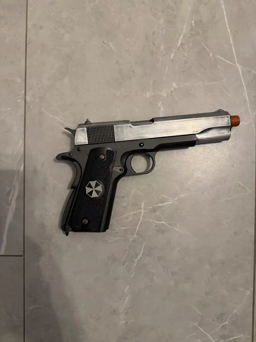 KWC 1911 with 3 mags
