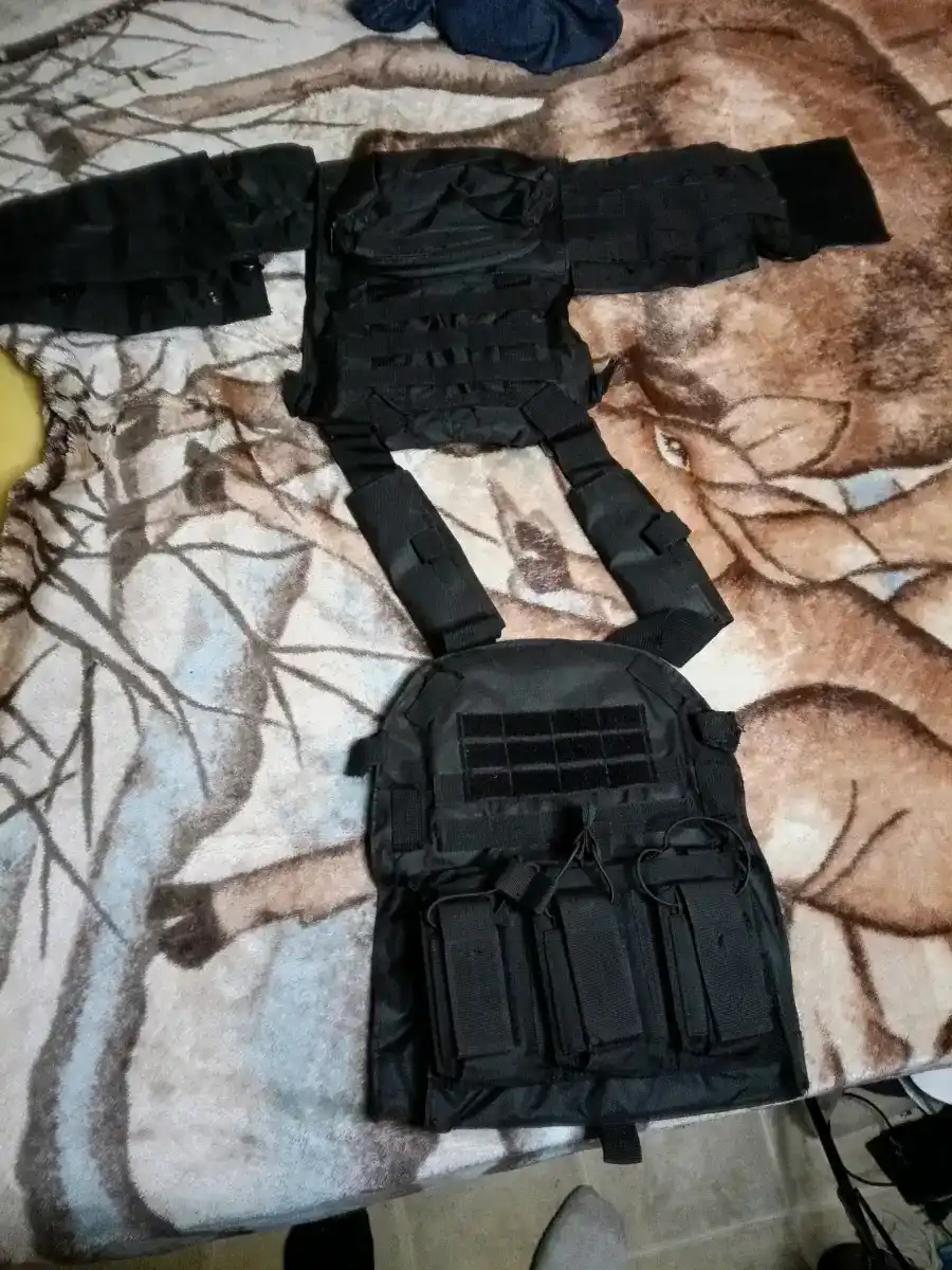 Strap vest