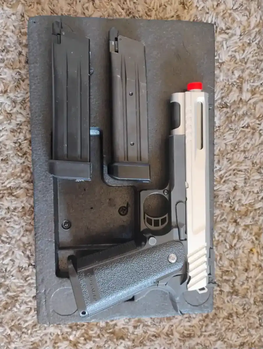 TM Hi-capa 5.1 (upgraded slide+2 mags)