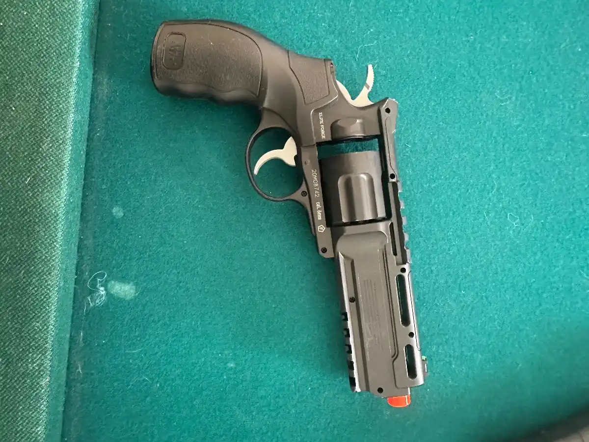 Elite Force H8R Gen 2 CO2 Powered Airsoft Revolver