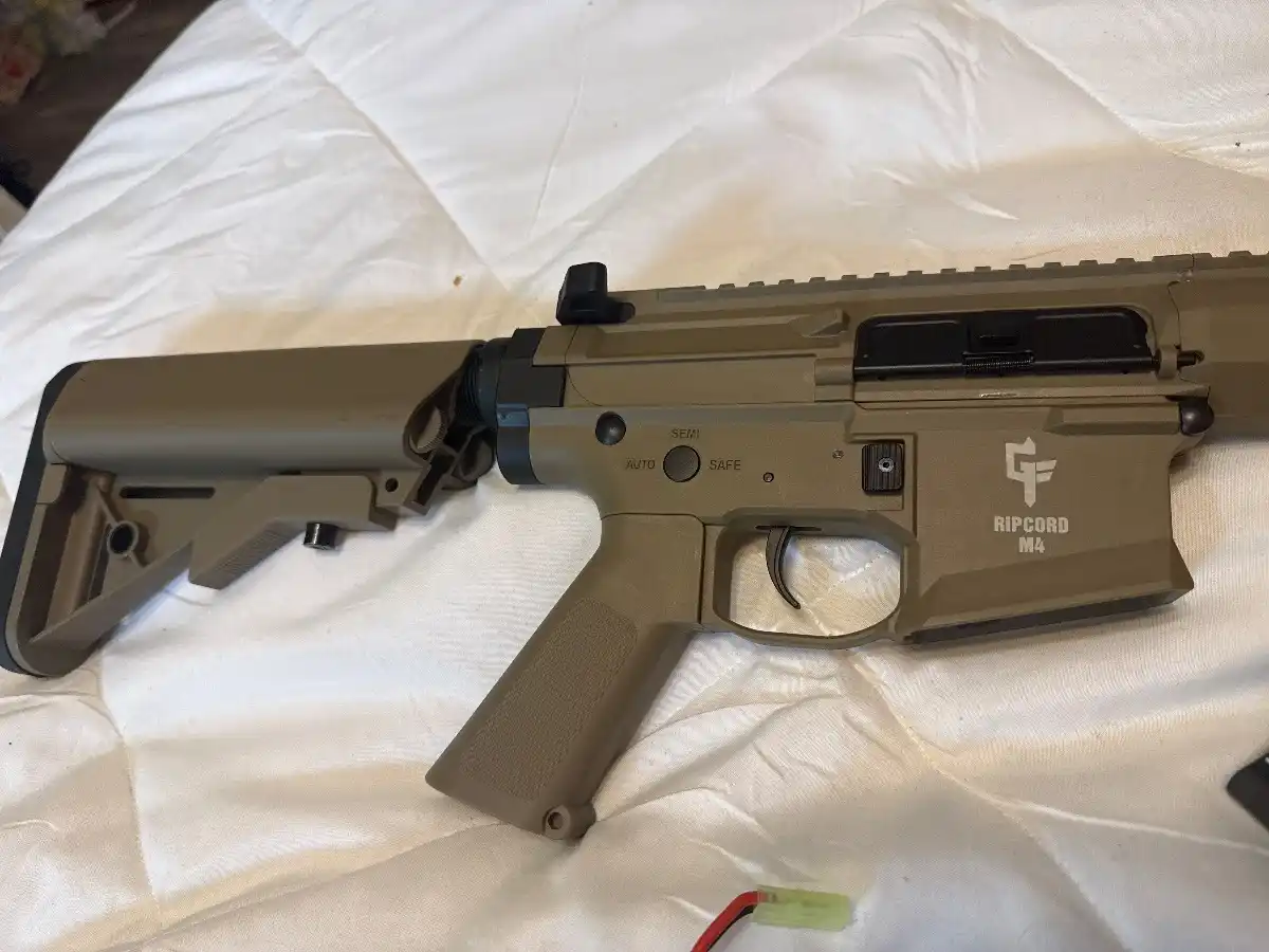 Ripcord M4 fully automatic with clip and charger