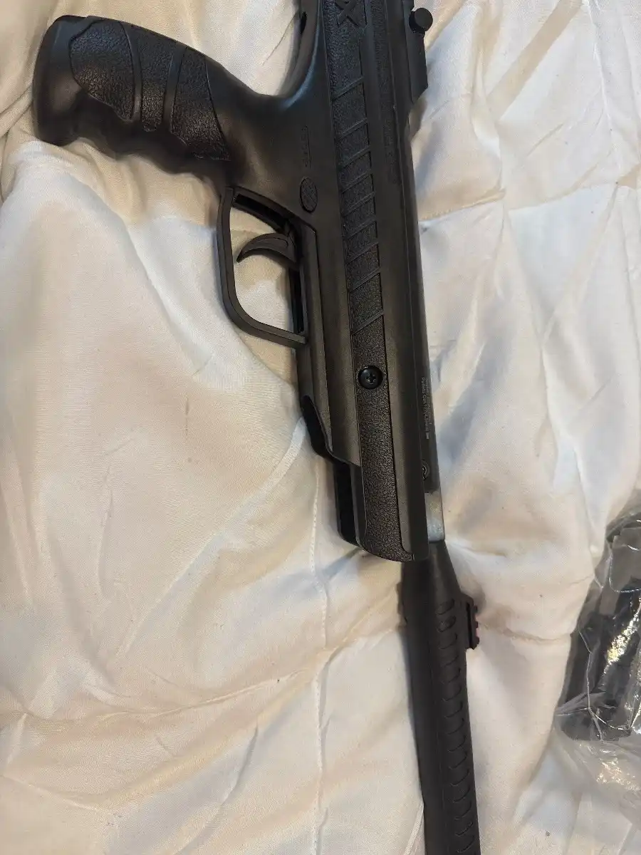 UMAREX TREVOX AIRSOFT PISTOL W SILENCER