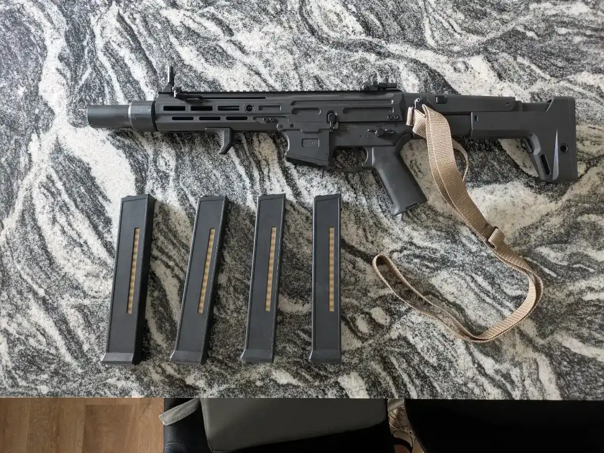 Matrix UTR 45 w/ 4 mags, tightbore, Maple Leaf