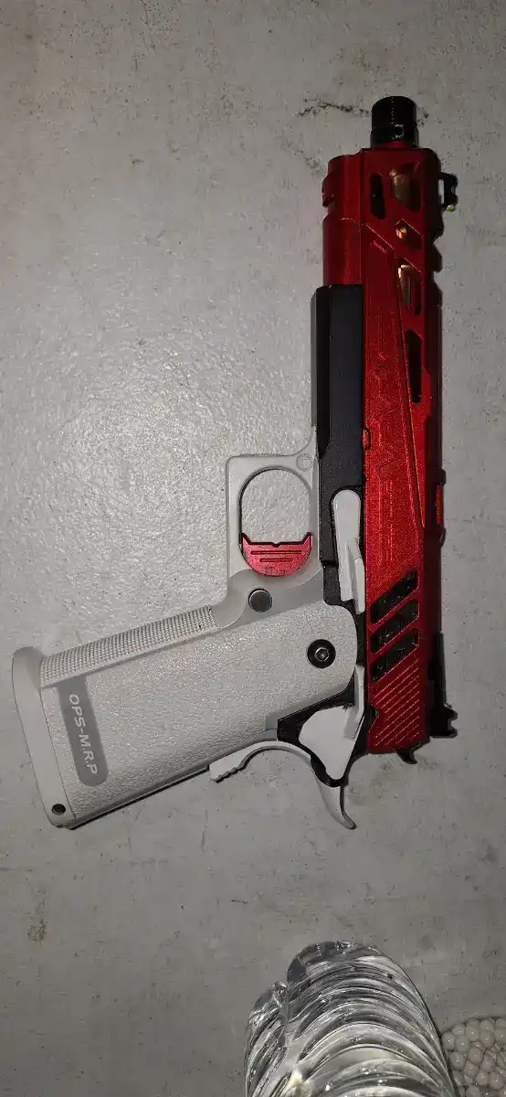 Modded Marui Hi-Capa with 5.1 Flatline Slide and tracer adapter
