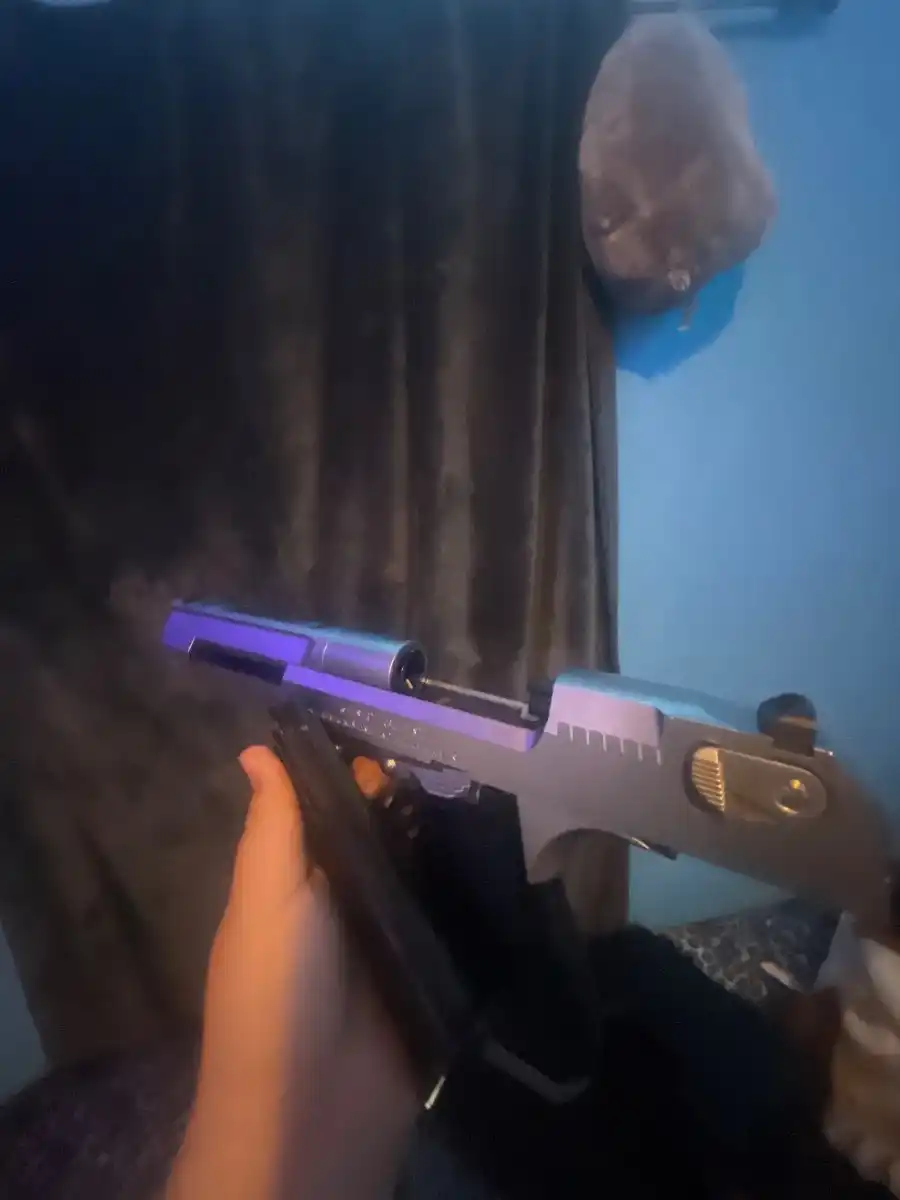 We tech desert eagle  gas blowback cyber gun