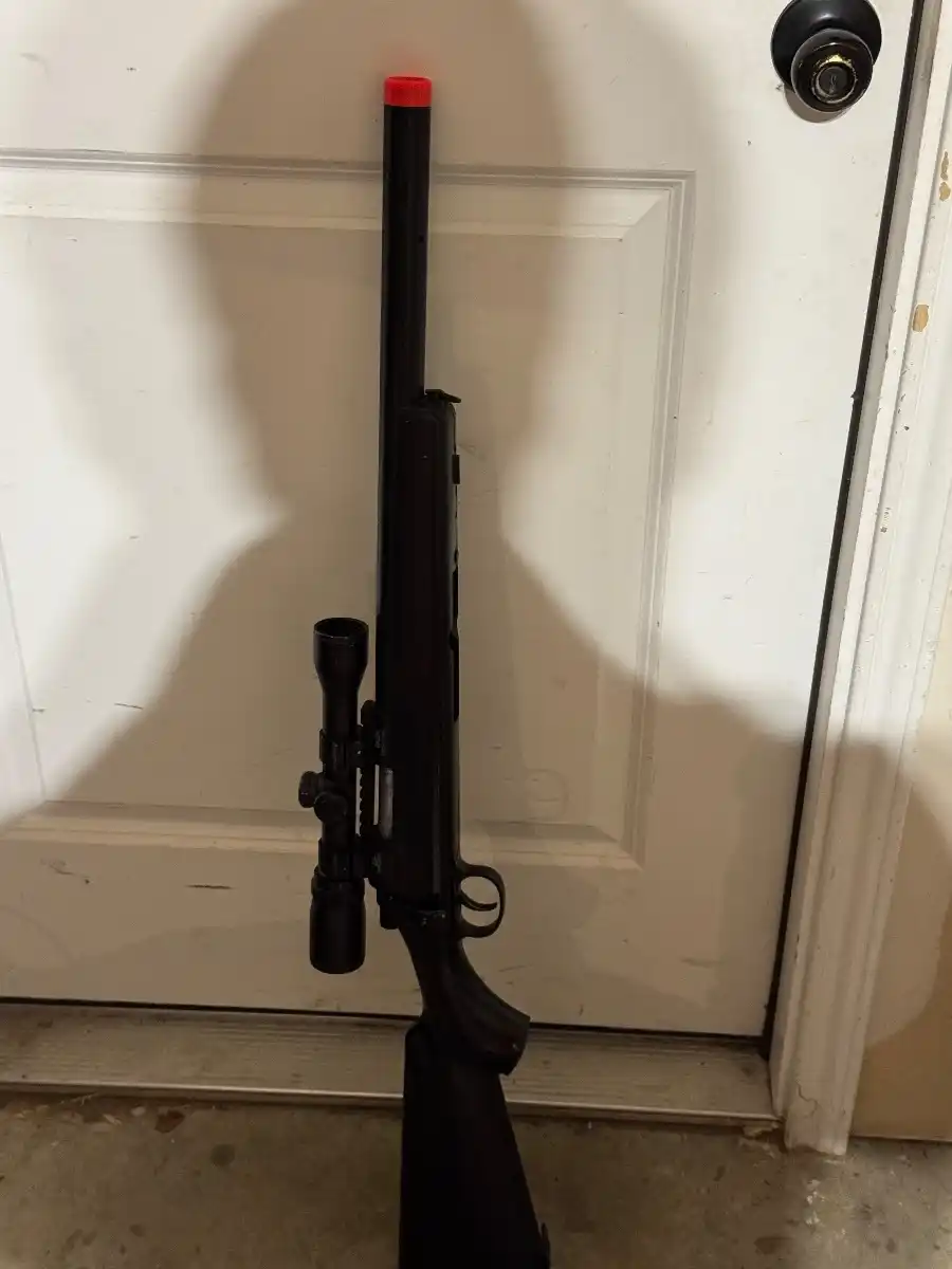 GameFace Snipe with 2 mags, a E.F. M4 speedloader, and scope