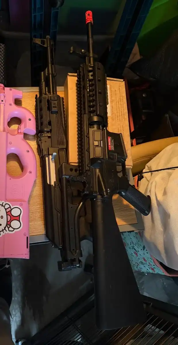 Contractor style Ak and mw2 style m4