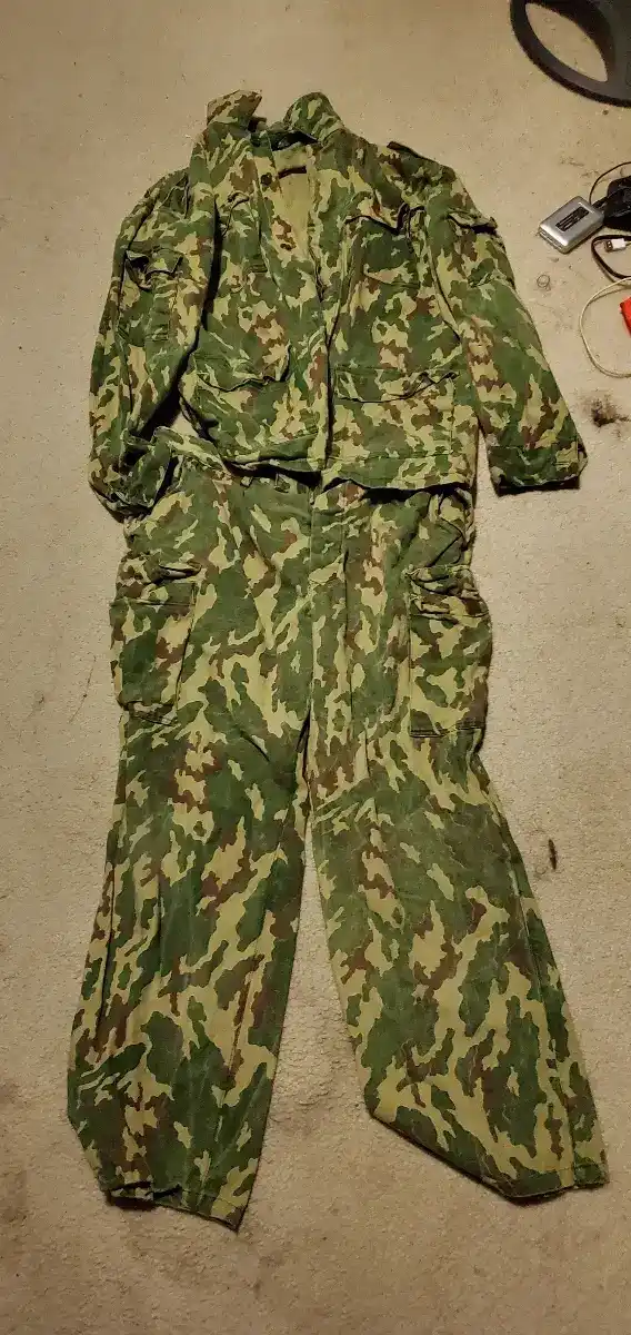 Russian VSR-94 uniform. Fits sze Large.