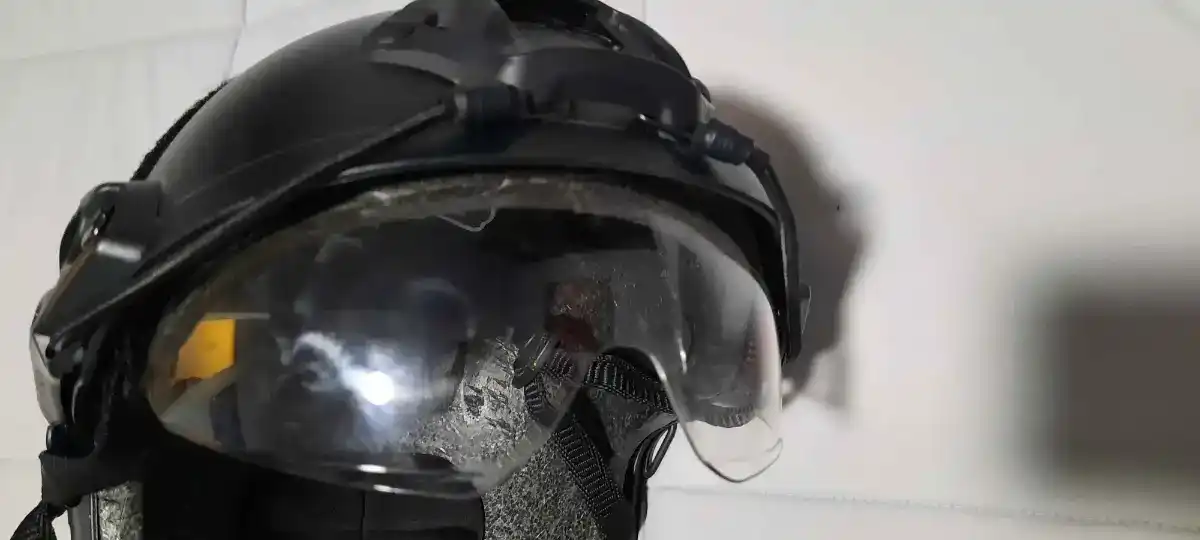 Matrix helmet w/ built in visor