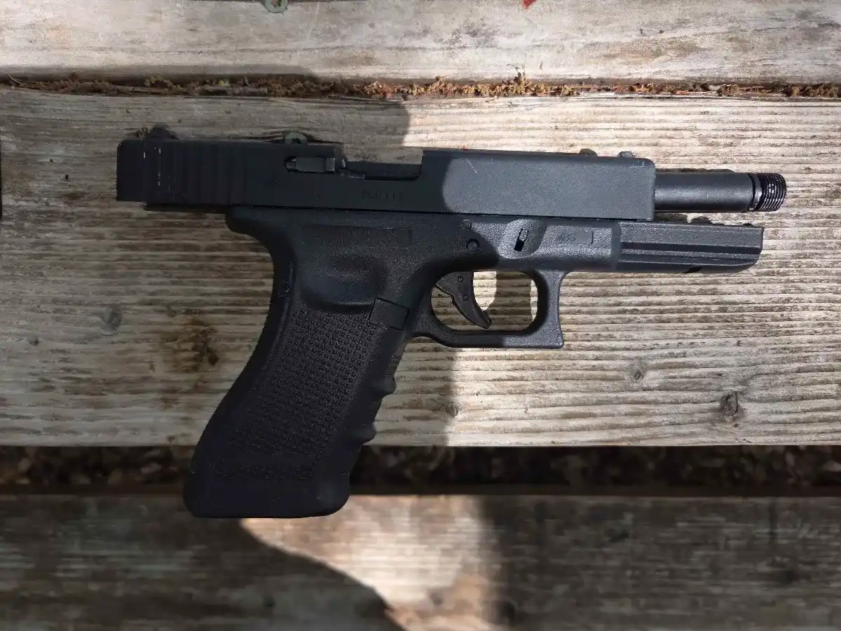 Elite Force Glock 17