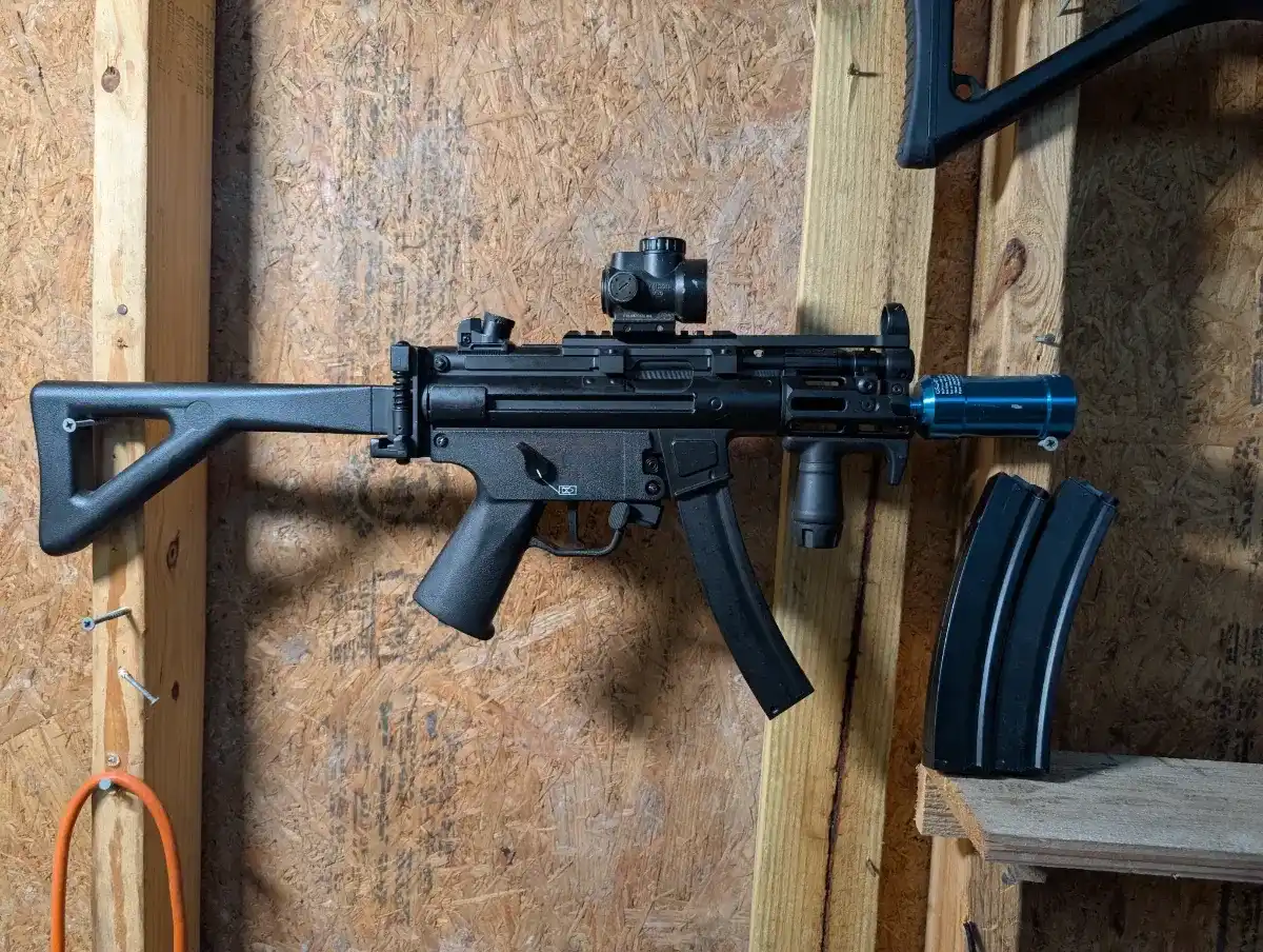 *Pending* Upgraded CYMA MP5K w/ Mags